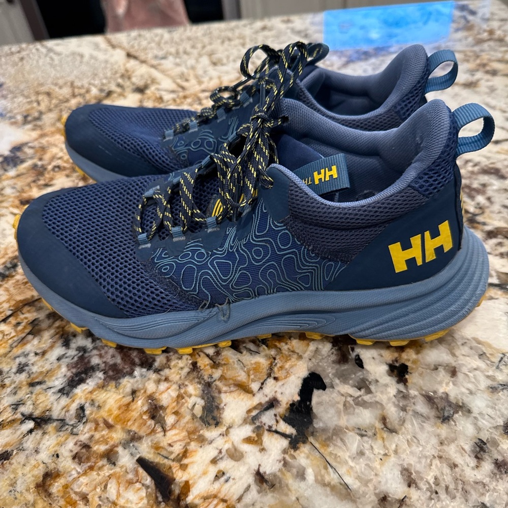 Helly Hansen women’s Featherswift TR trail running size 9